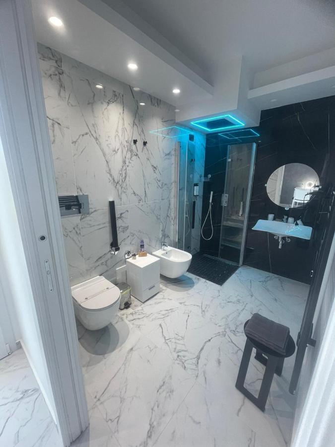 Lci Deluxe Rooms Сан-Катальдо Экстерьер фото